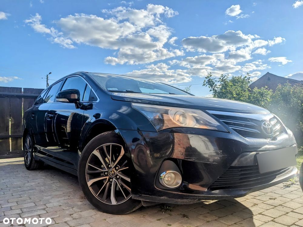 Toyota Avensis Combi 2.0 D-4D Comfort - 1