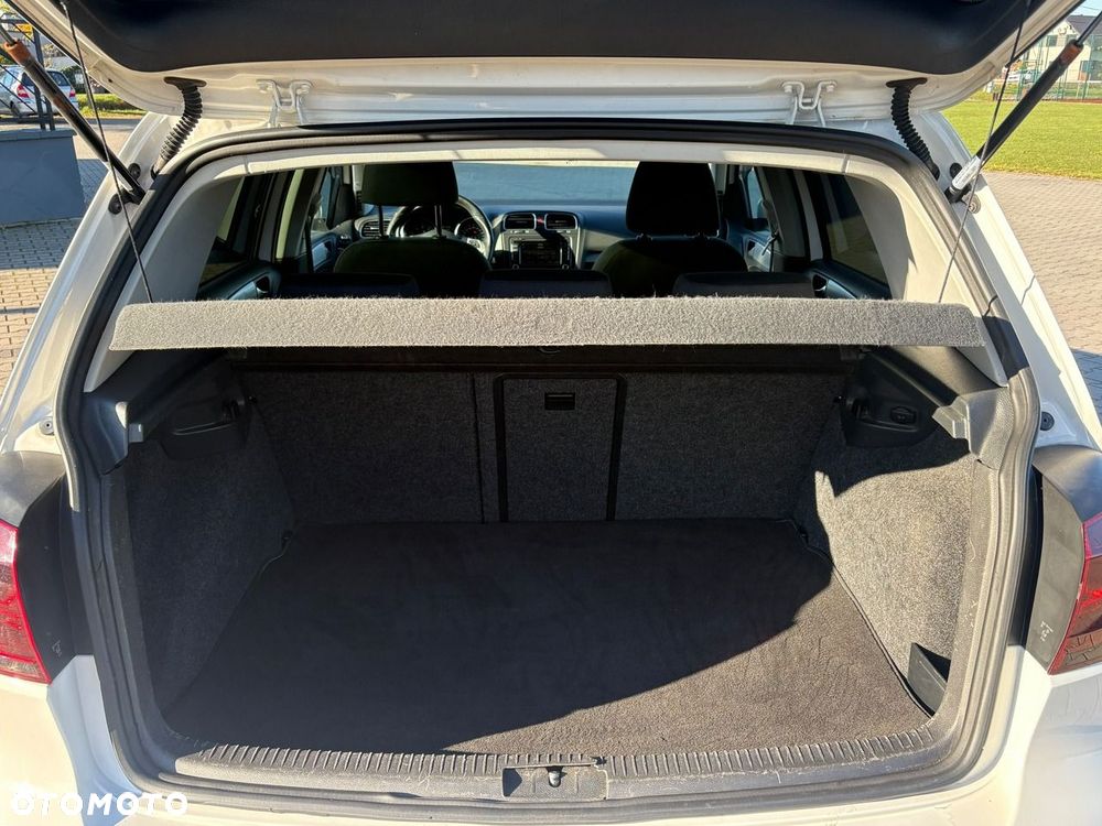 Volkswagen Golf - 11