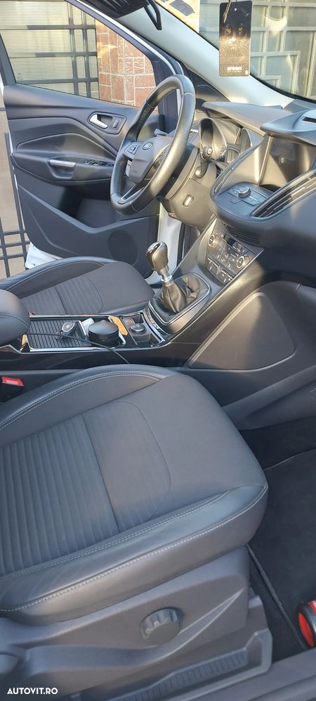 Ford Kuga 2.0 TDCi 4WD Titanium - 15