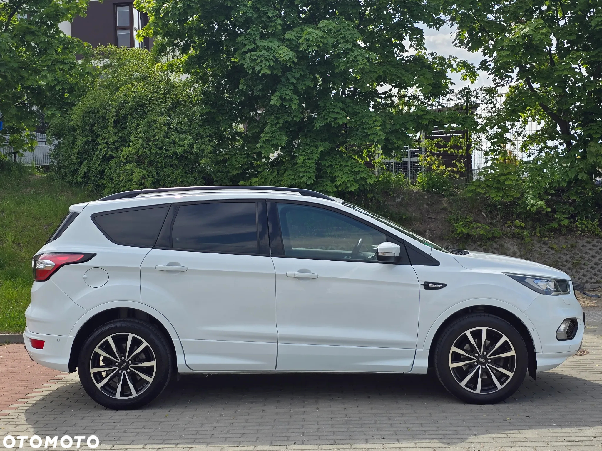 Ford Kuga 1.5 EcoBoost 2x4 ST-Line - 8