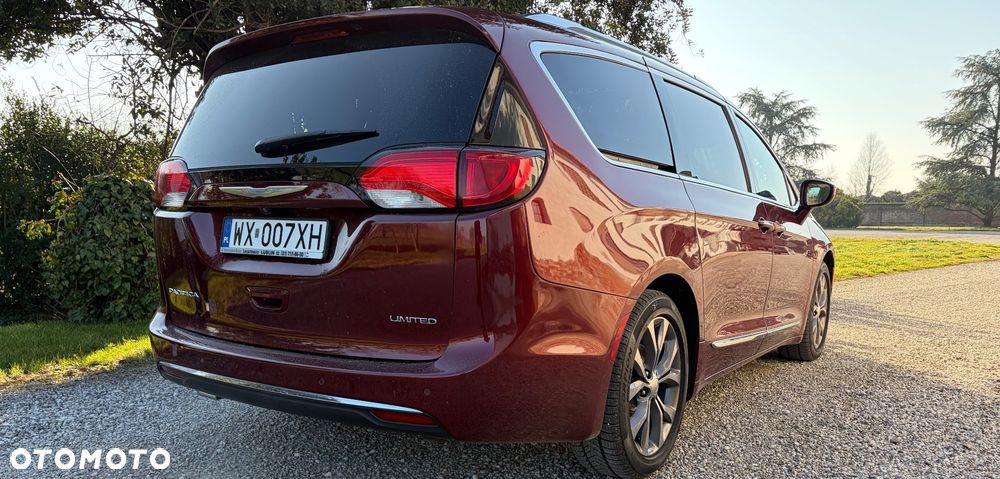 Chrysler Pacifica - 7