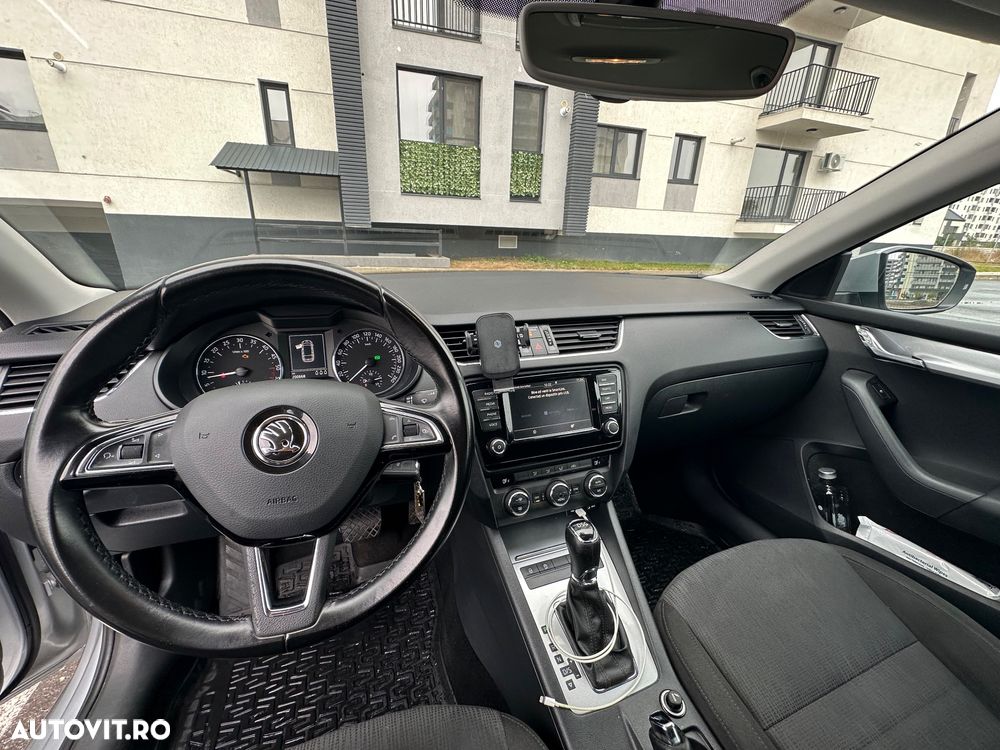 Skoda Octavia 2.0 TDI DSG Style - 19