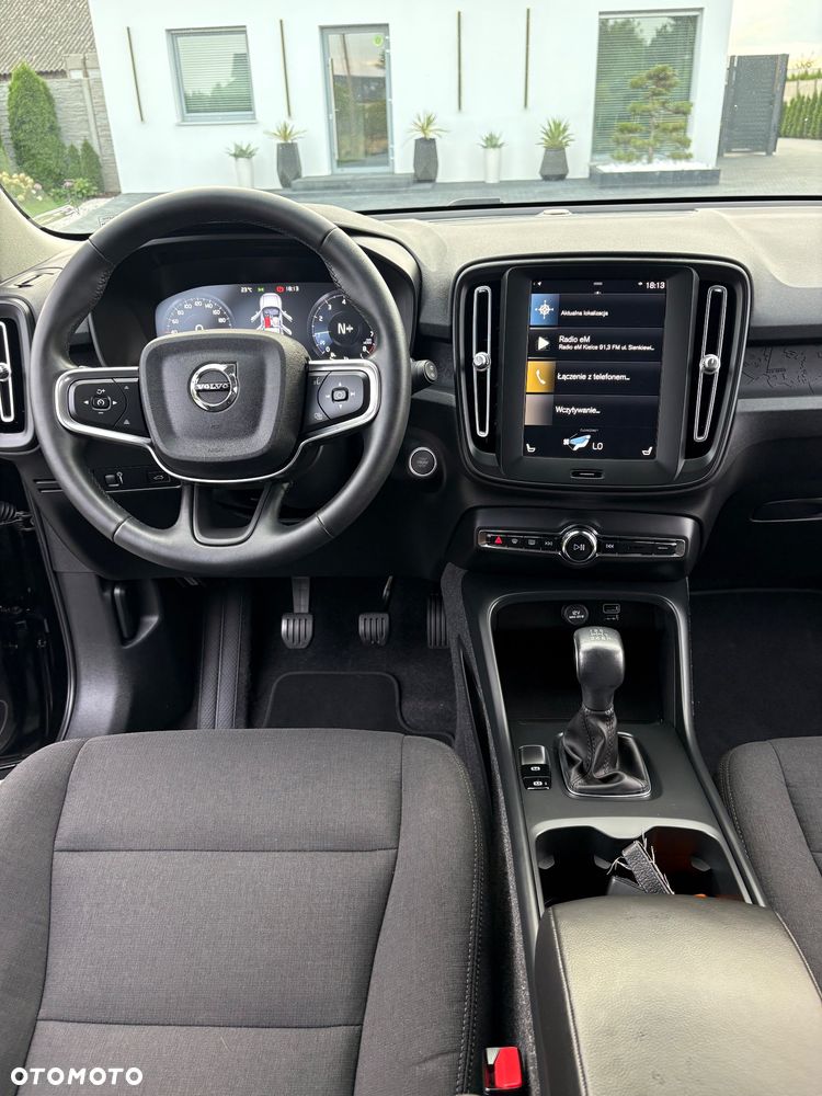 Volvo XC 40 T3 Momentum Pro - 28