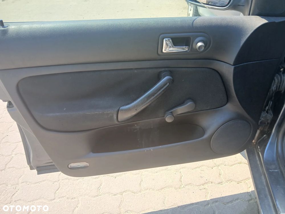 GOLF IV 1.6 AKL DLP LC7V silnik skrzynia napęd sanki belka wahacz wahacze zacisk zaciski zwrotnica piasta kopyto mc person amortyzator sprężyna maglownica most dyfer głowica wtrysk wtryski przepustnica przepływomierz - 8