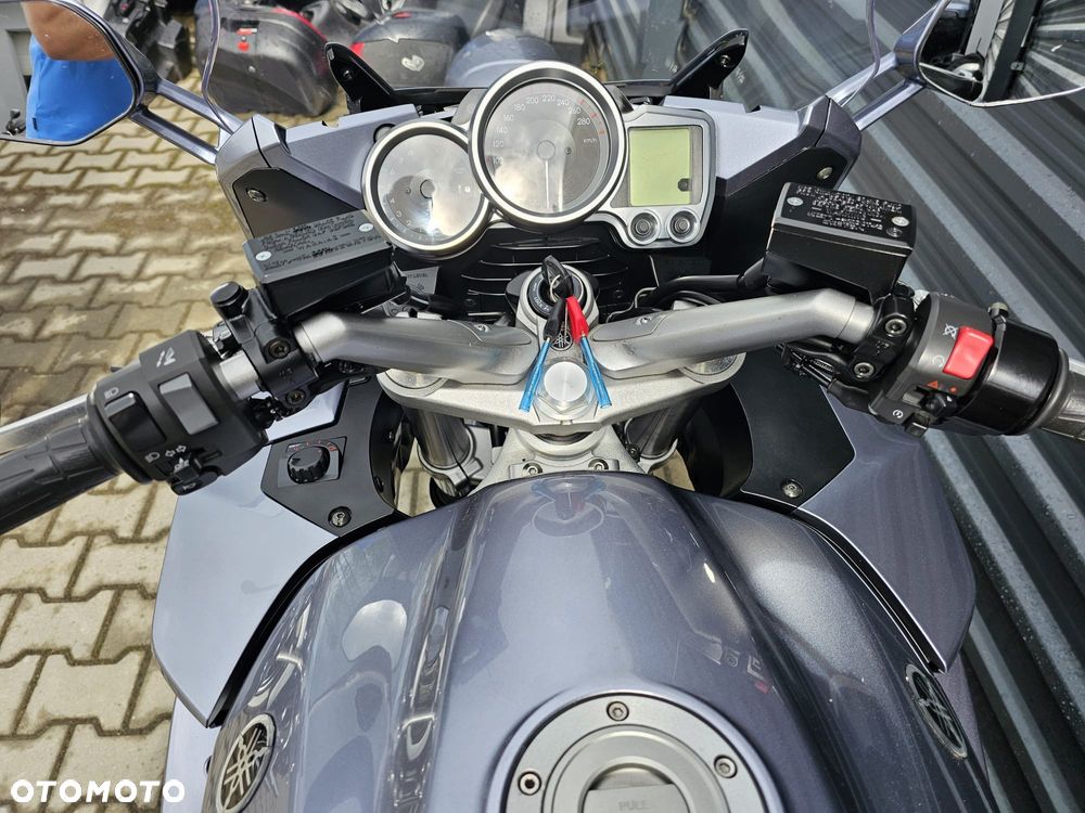 Yamaha FJR - 10