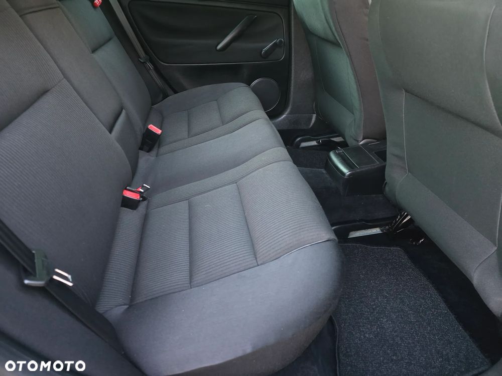 Volkswagen Passat 1.6 Exclusive - 26