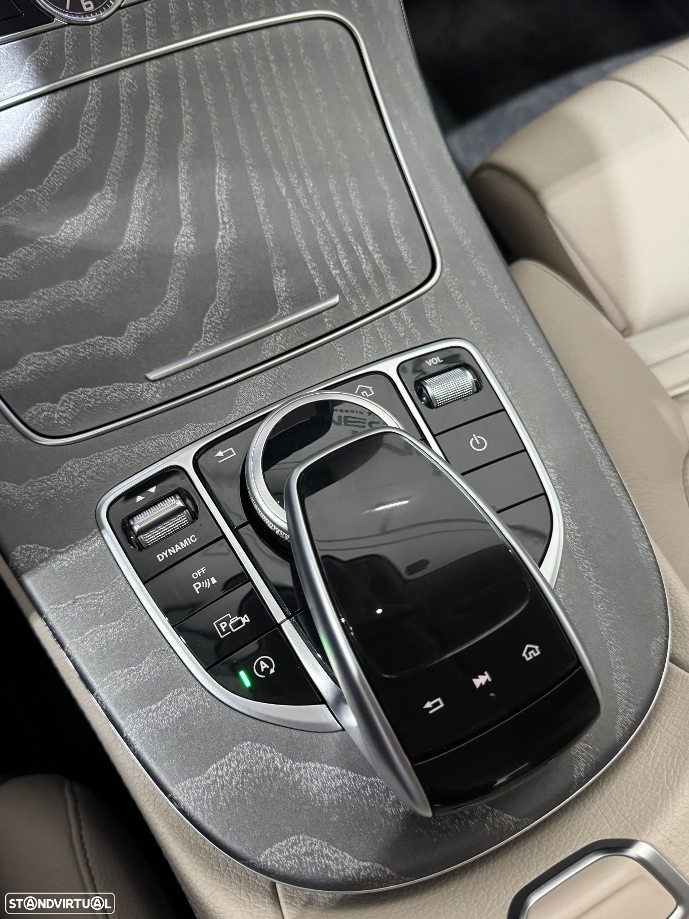Mercedes-Benz CLS 300 d - 32
