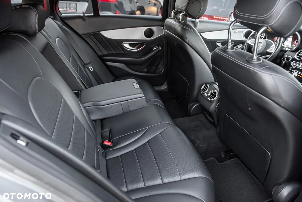Mercedes-Benz Klasa C 200 d T 7G-TRONIC AMG Line - 33