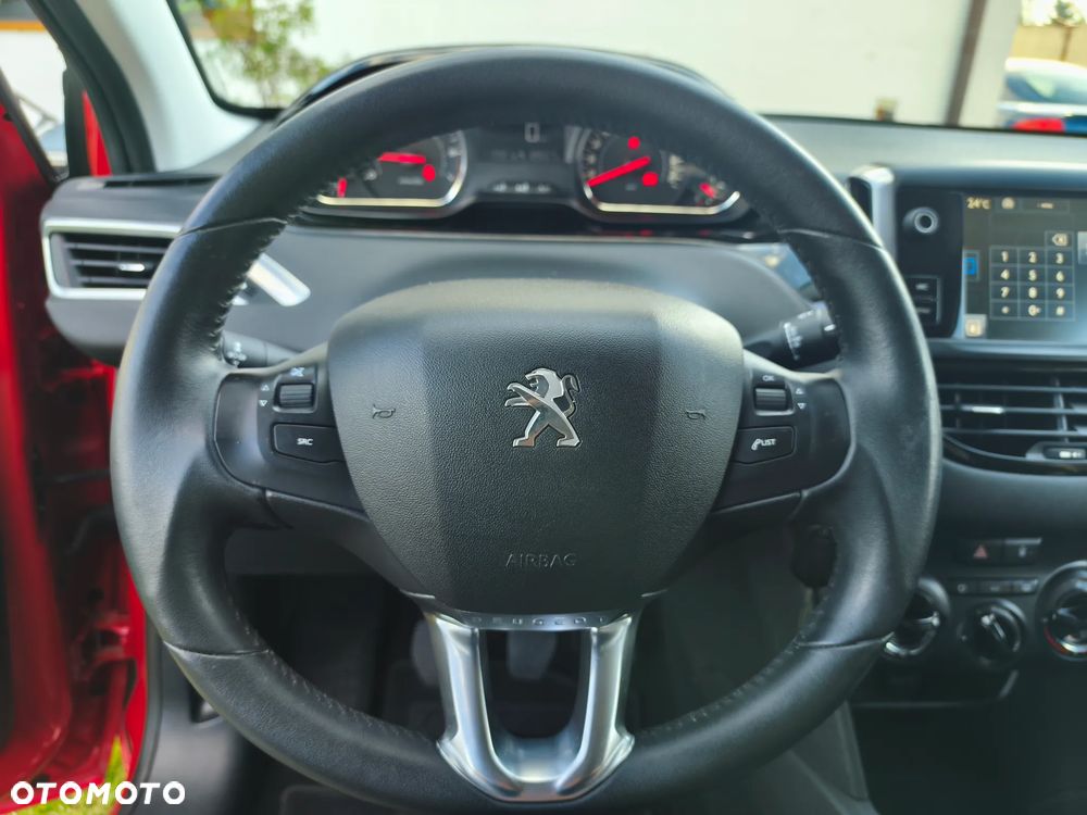 Peugeot 208 - 11