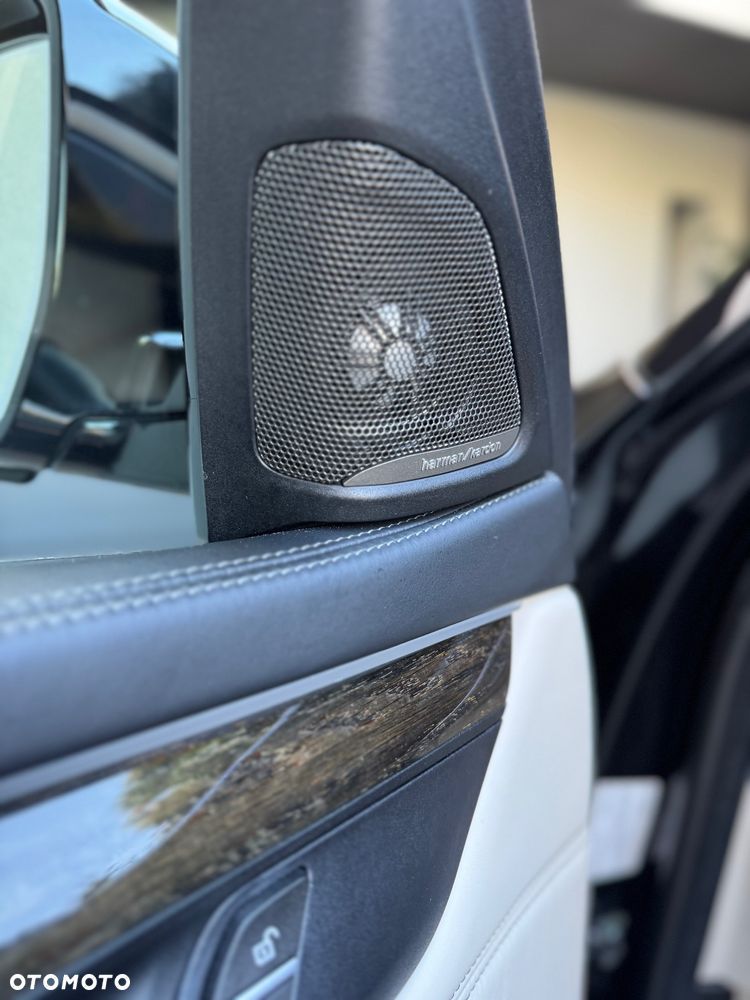 BMW X6 xDrive40d - 27