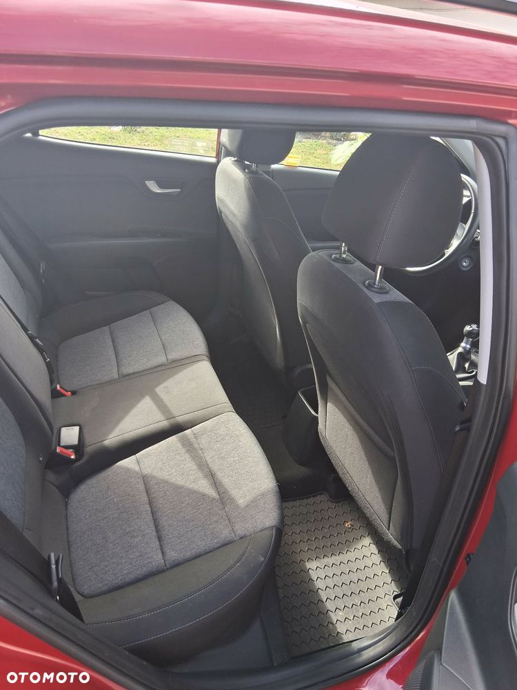 Kia Stonic 1.2 L - 11