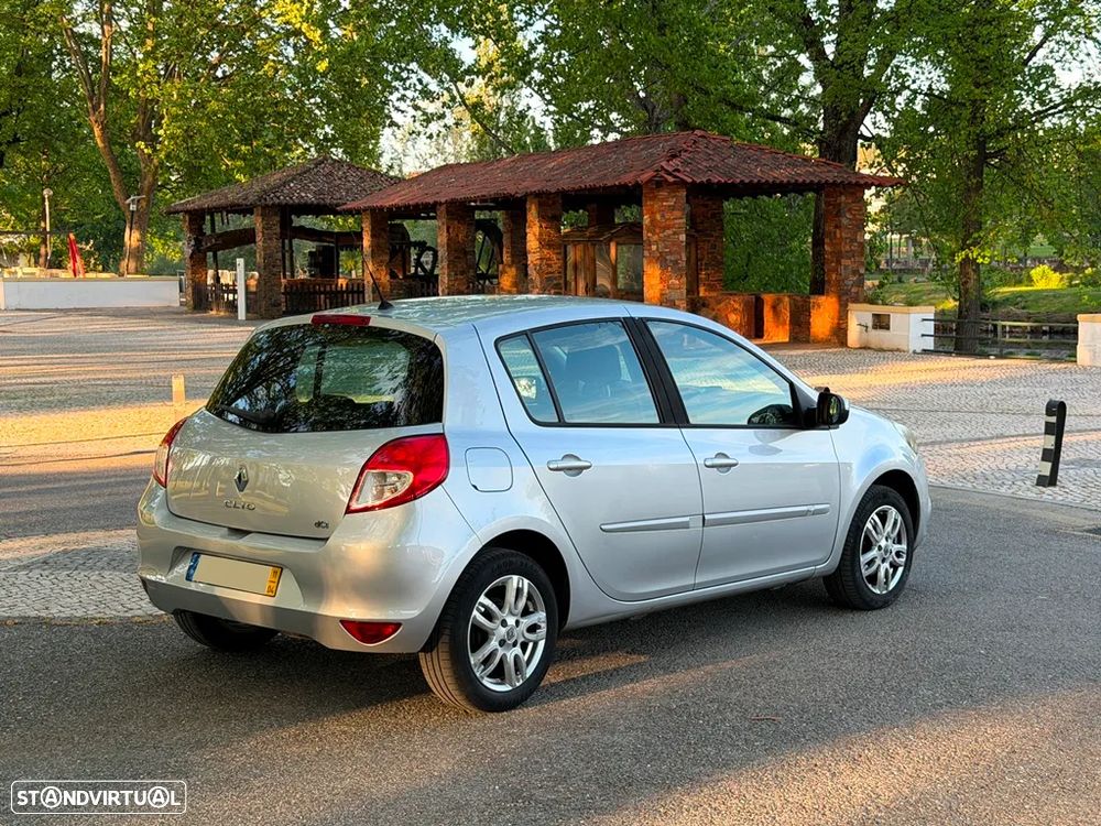 Renault Clio 1.5 dCi Dynamique S - 3