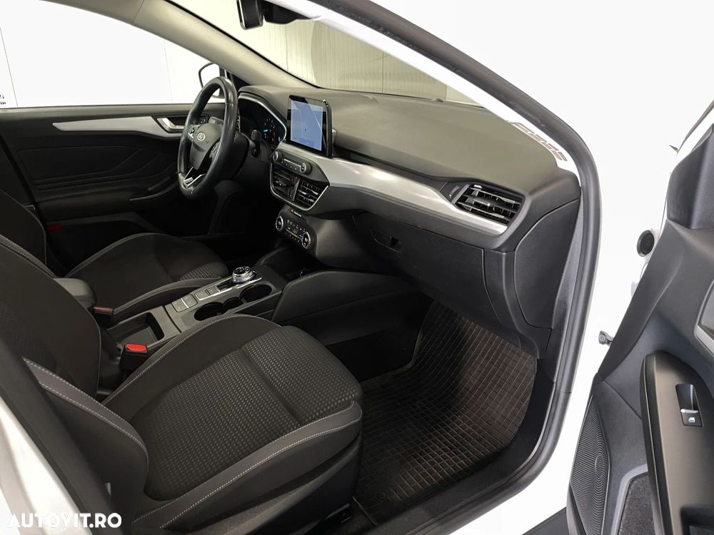Ford Focus 1.0 EcoBoost Trend Edition - 10