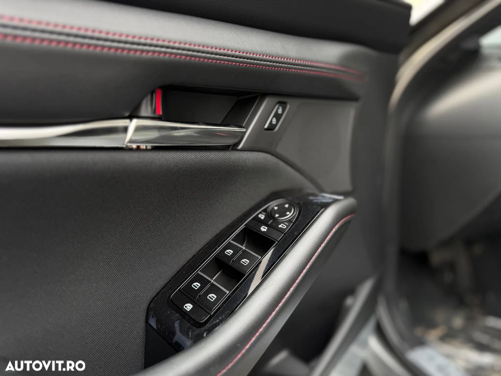 Mazda 3 e-SKYACTIV-G 140 M HYBRID Aut. HOMURA - 17