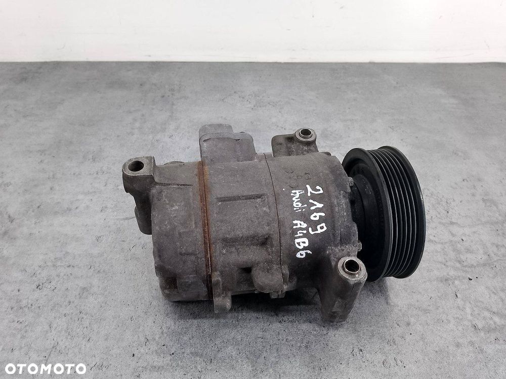 POMPA, SPRĘŻARKA KLIMATYZACJI AUDI A4 B6 2.0 20V - 4