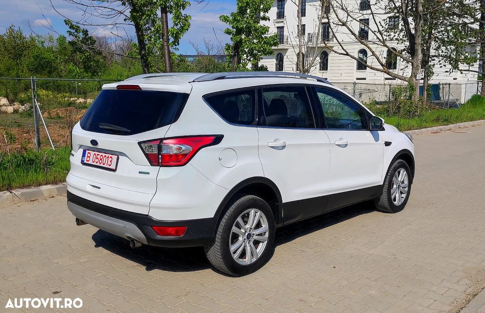 Ford Kuga 1.5 EcoBoost 2x4 Titanium - 8