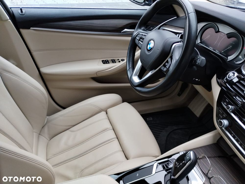BMW Seria 5 530d Luxury Line - 13