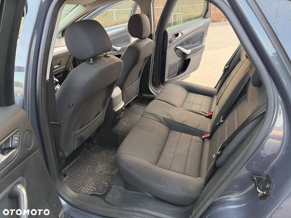 Ford Mondeo 1.8 TDCi Ambiente - 14