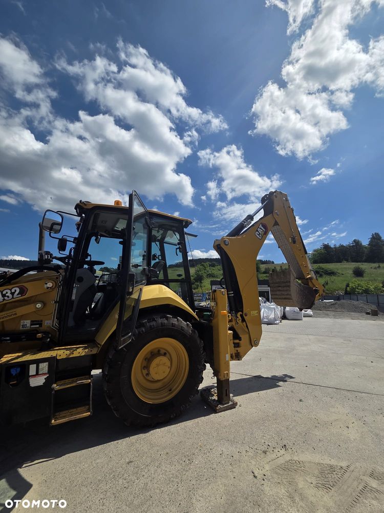 Caterpillar 432F - 35