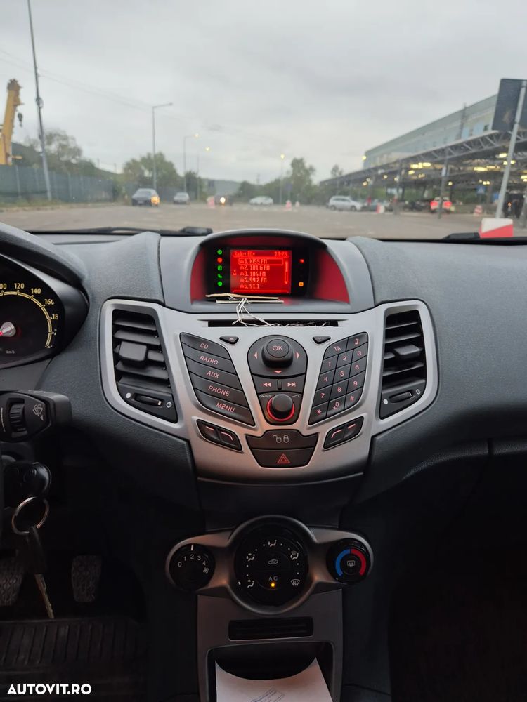 Ford Fiesta 1.25i Titanium - 14