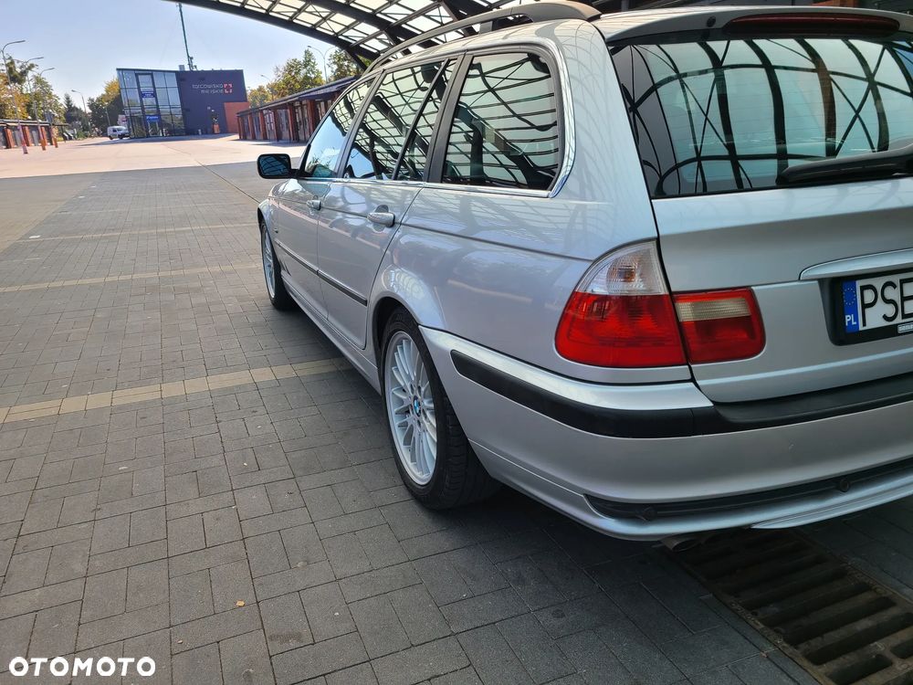 BMW Seria 3 325i - 32