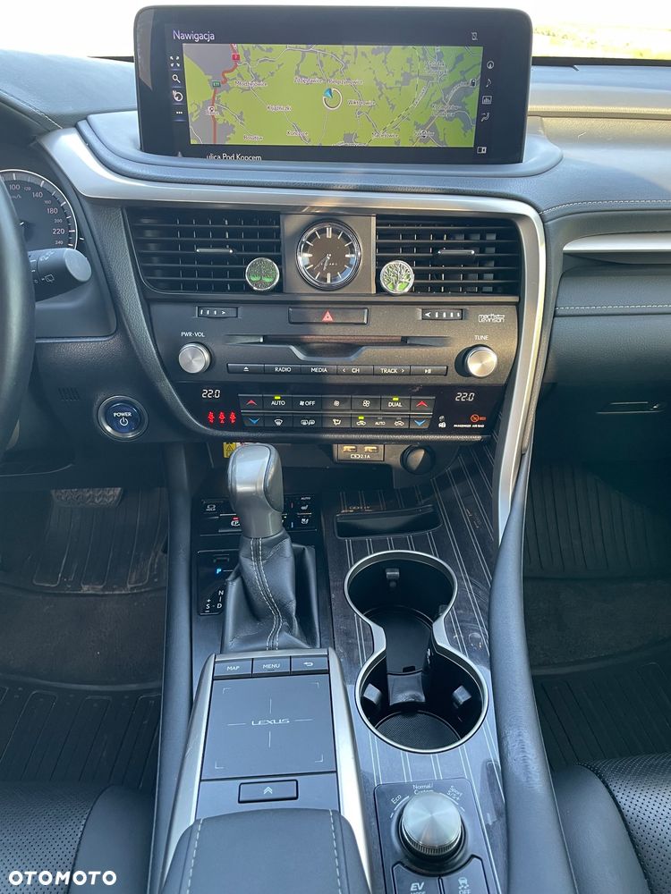 Lexus RX - 21