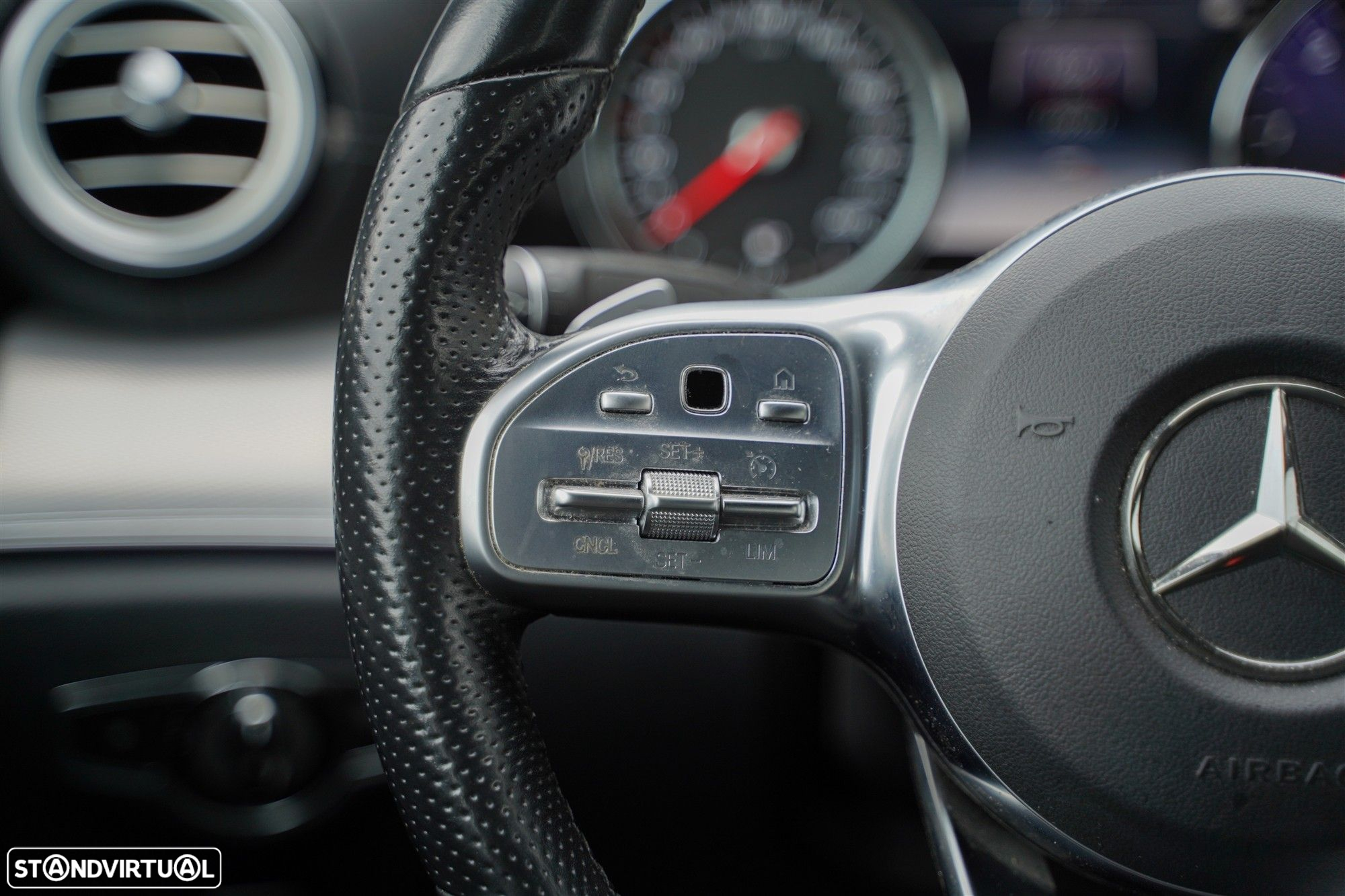Mercedes-Benz E 300 de AMG Line - 19