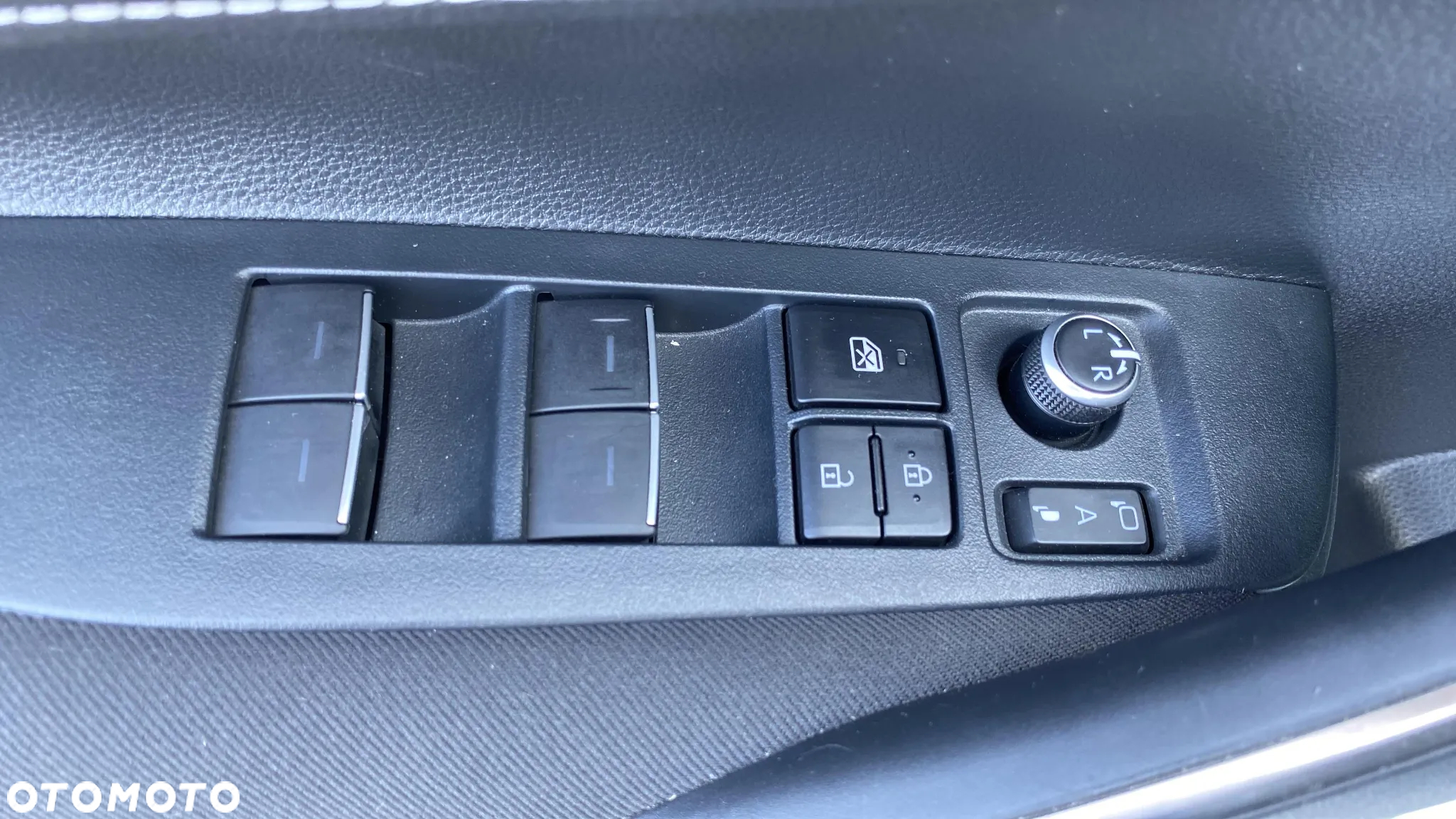 Suzuki Swace 1.8 Hybrid Premium Plus CVT - 19