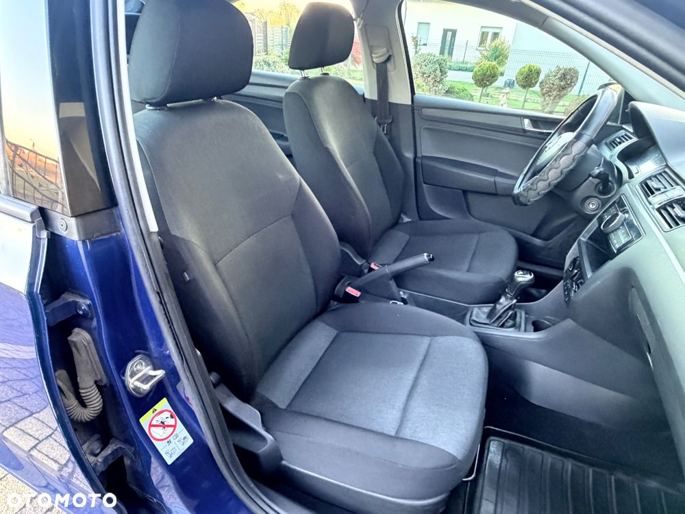 Skoda RAPID 1.0 TSI Active - 30