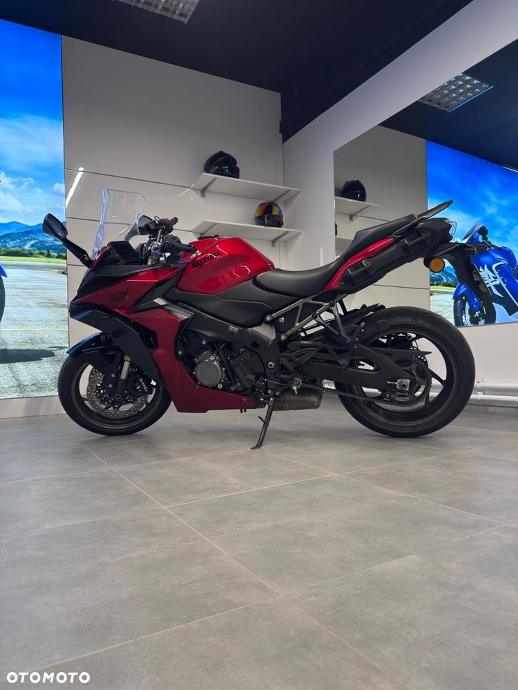 Suzuki GSX - 2