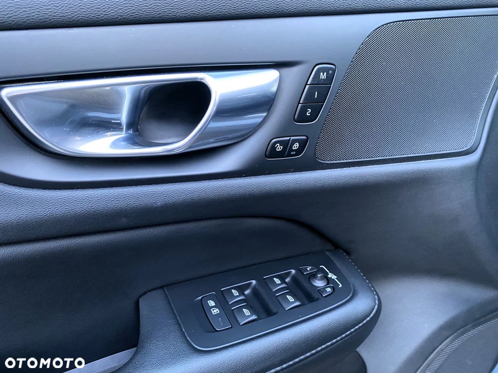 Volvo V60 Cross Country Plus B4 D AWD - 24