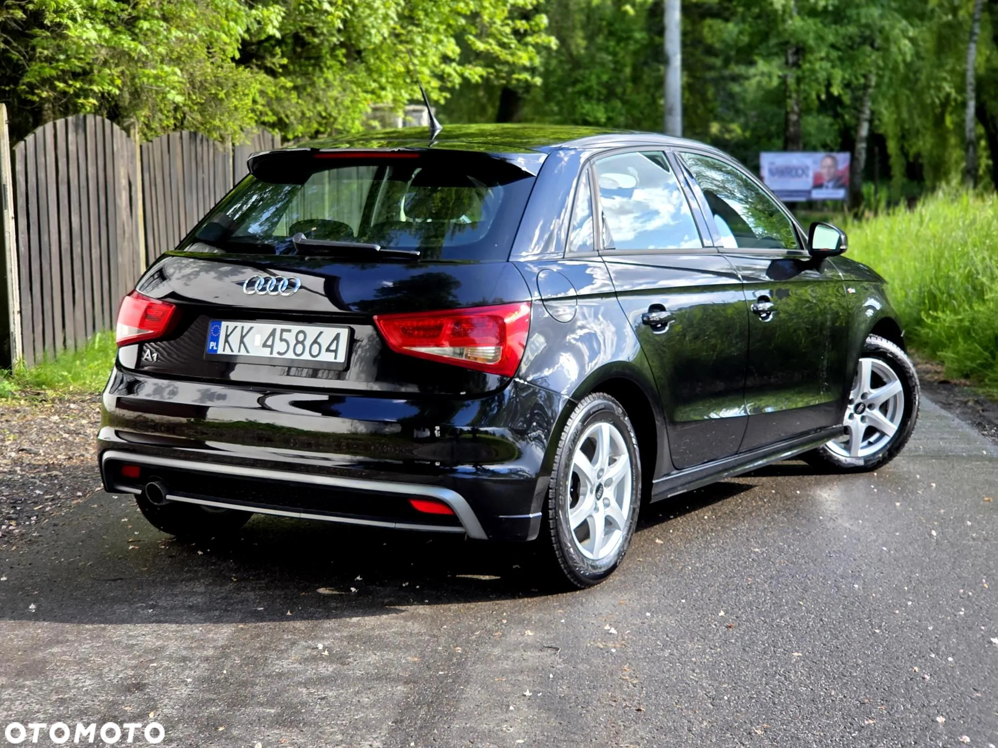 Audi A1 1.6 TDI Sportback S line Sportpaket - 4