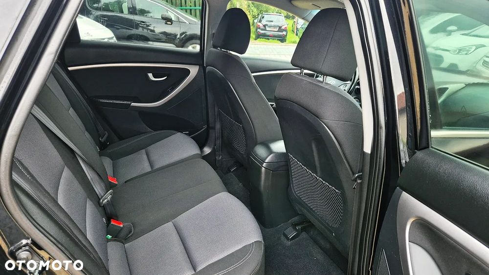 Hyundai i30 1.6 GDI BlueDrive Premium - 33