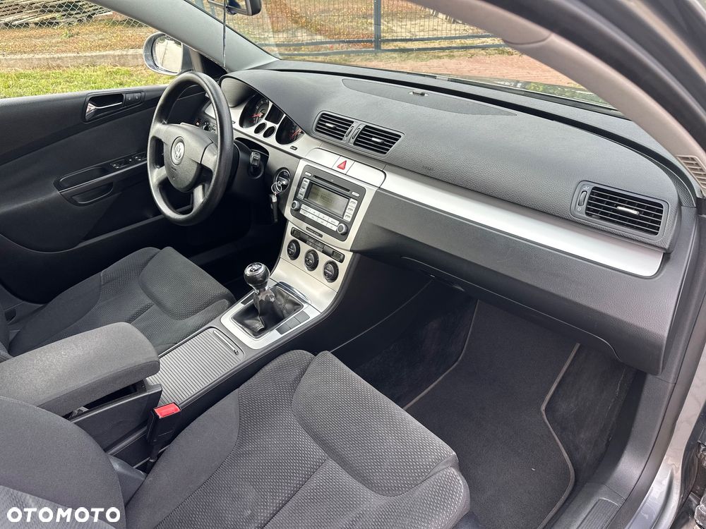 Volkswagen Passat - 38