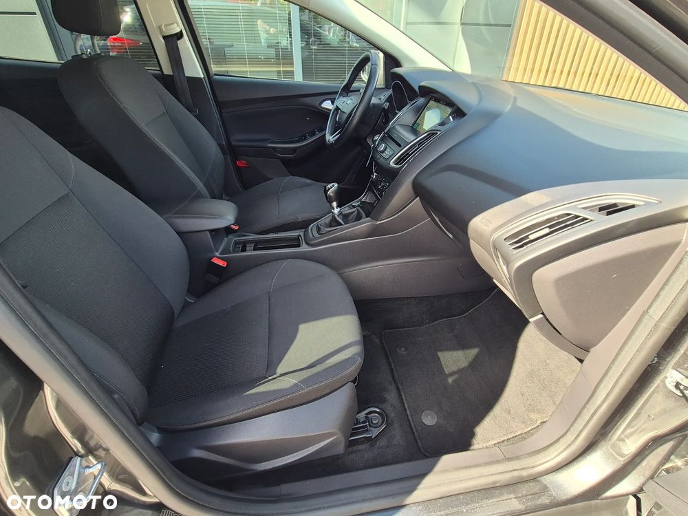 Ford Focus 1.5 TDCi DPF Start-Stopp-System Business - 32