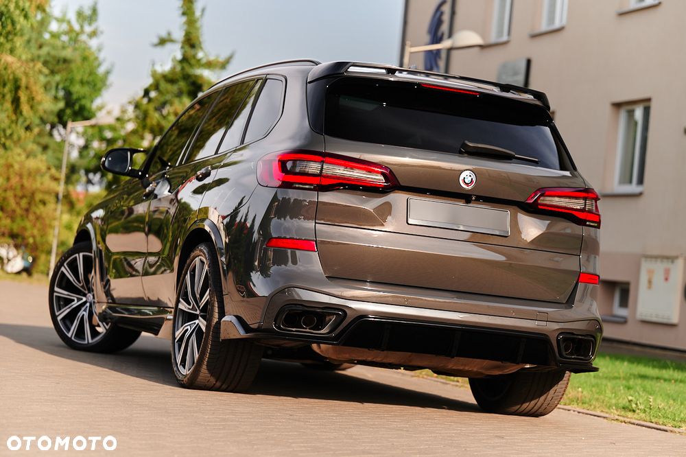 BMW X5 M M50i - 2