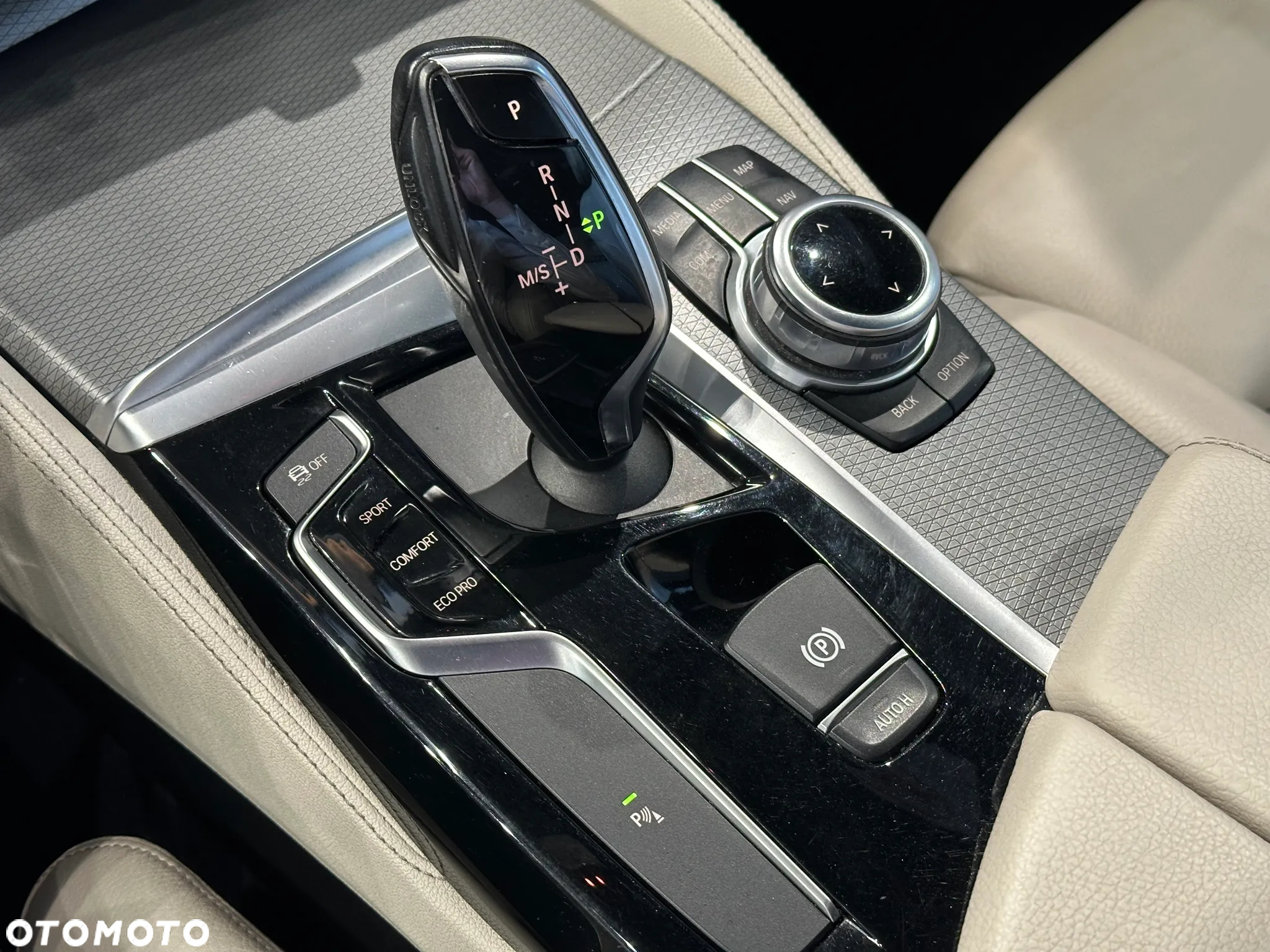 BMW Seria 5 520d M Sport - 16