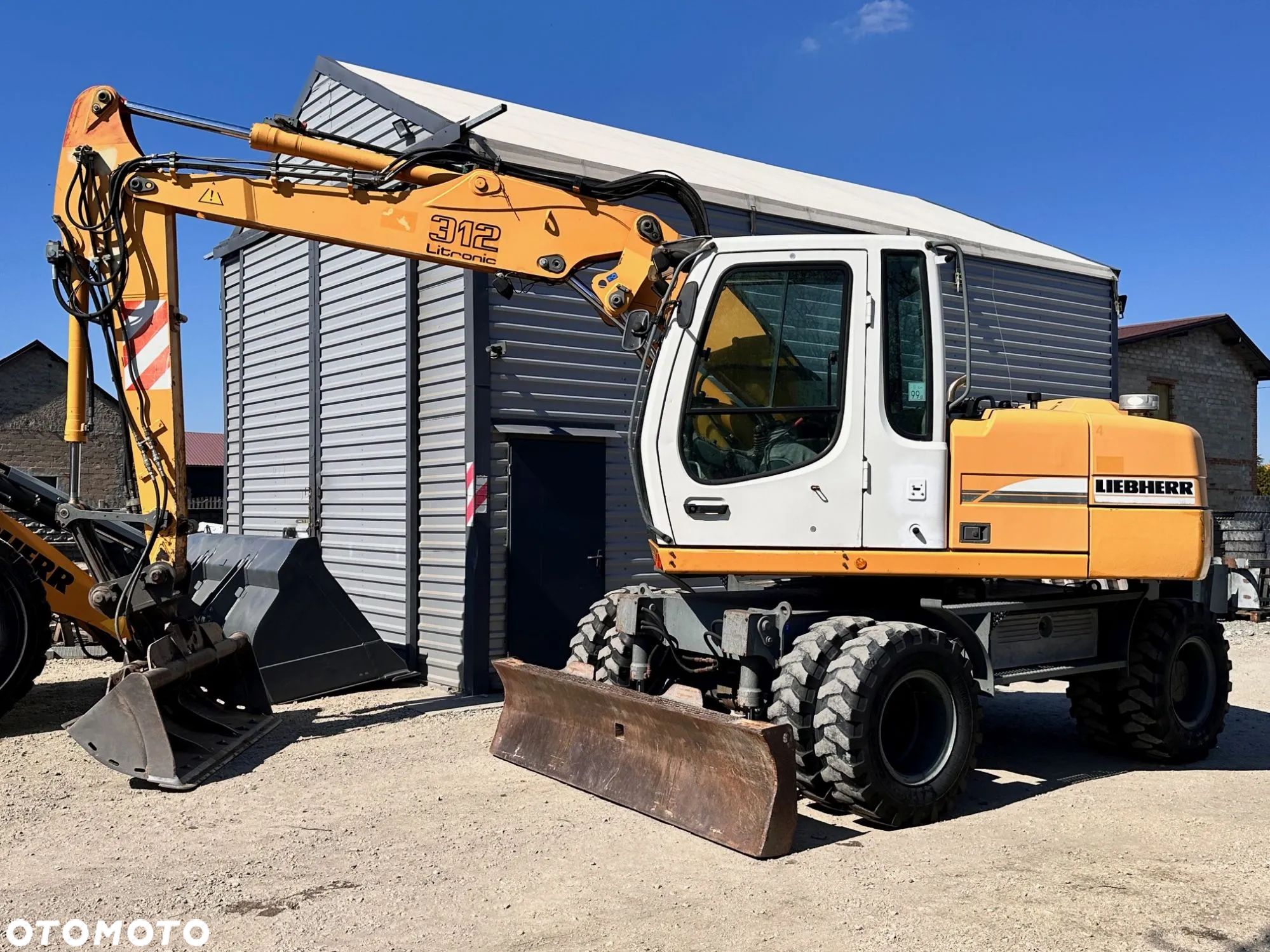 Liebherr A 312 - 1