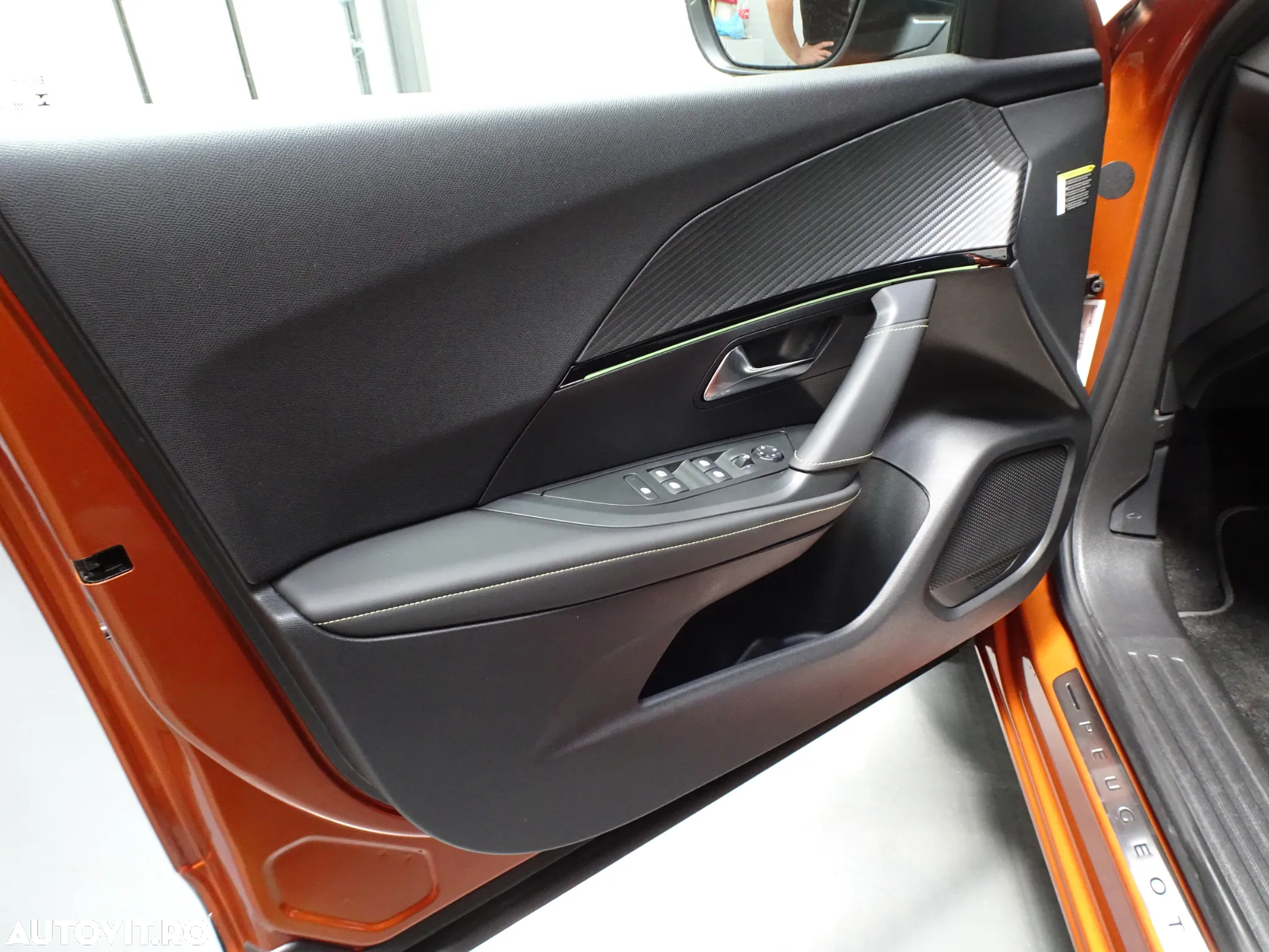 Peugeot 2008 1.2 L PureTech STT GT Line - 23