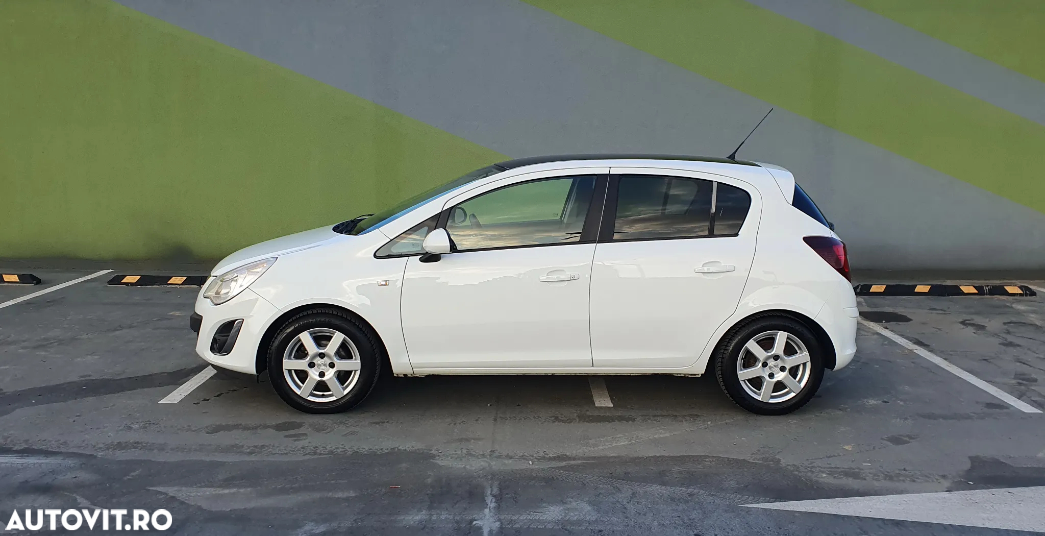 Opel Corsa 1.2 Essentia - 10