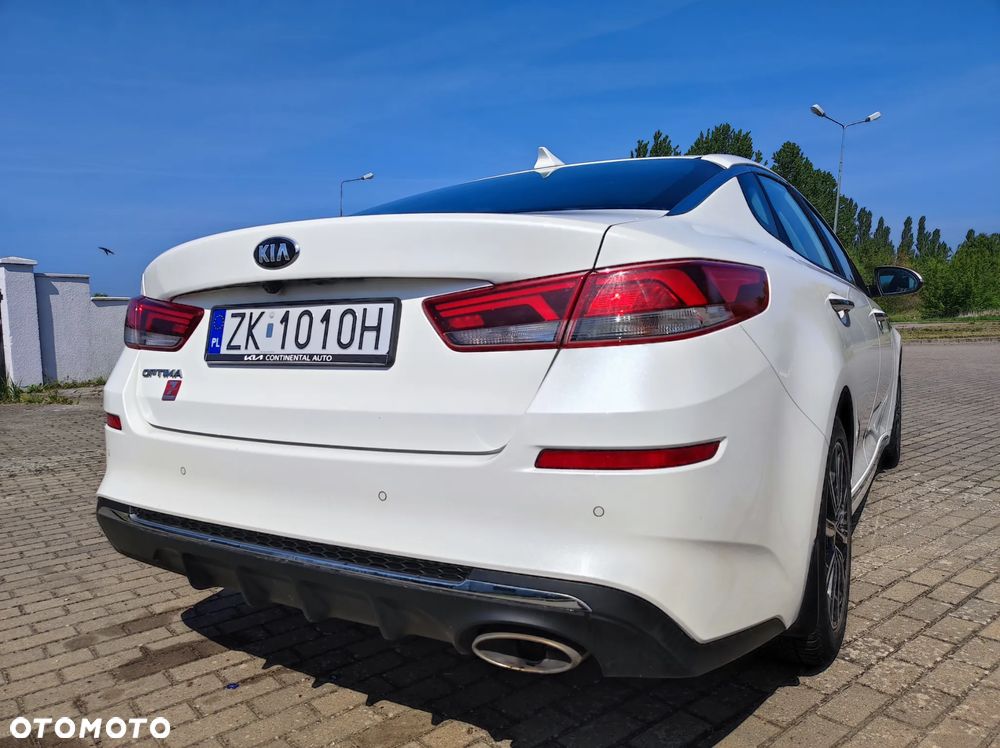 Kia Optima 2.0 L - 6