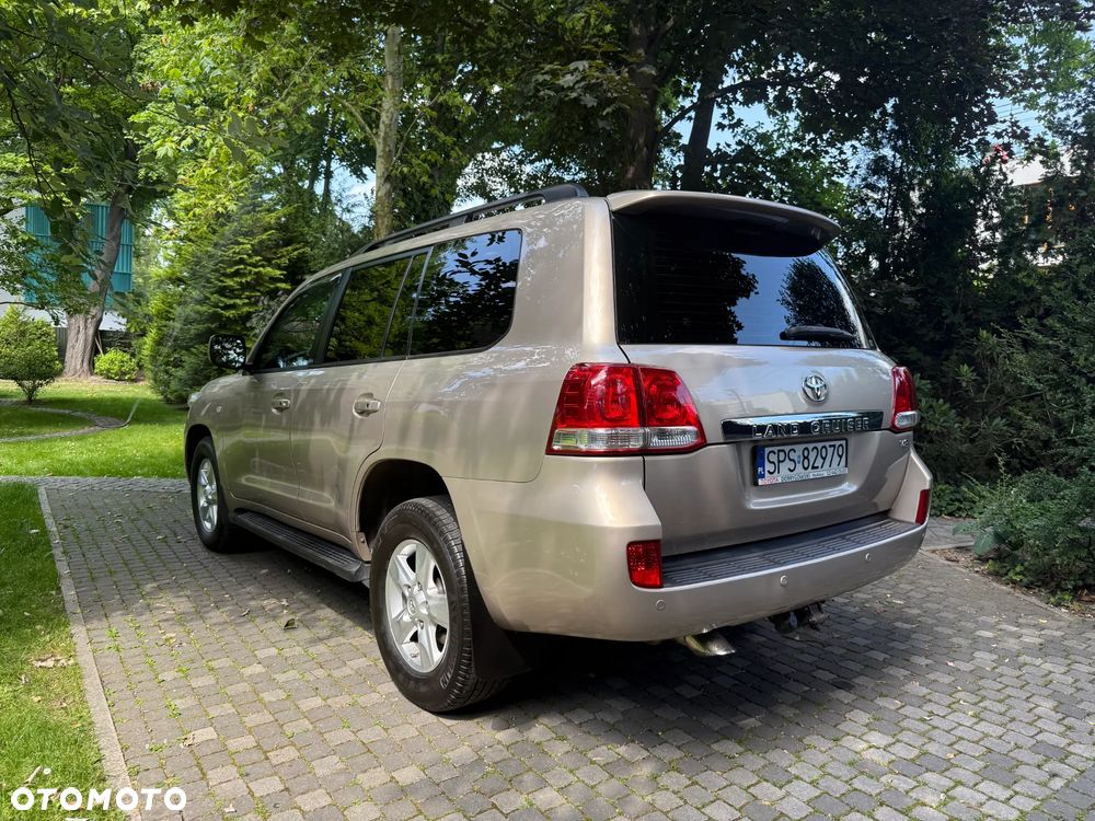 Toyota Land Cruiser - 6