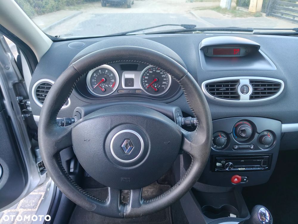 Renault Clio 1.2 TCE Authentique - 25