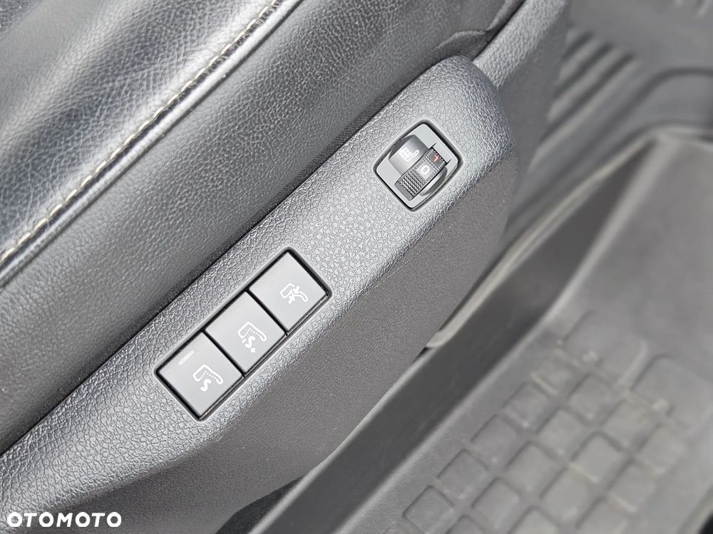 Peugeot Traveller - 18