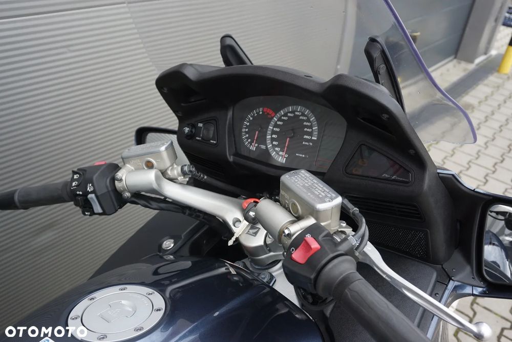 Honda ST - 7