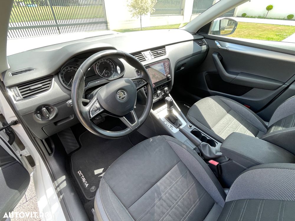 Skoda Octavia 1.6 TDI DSG Style - 34