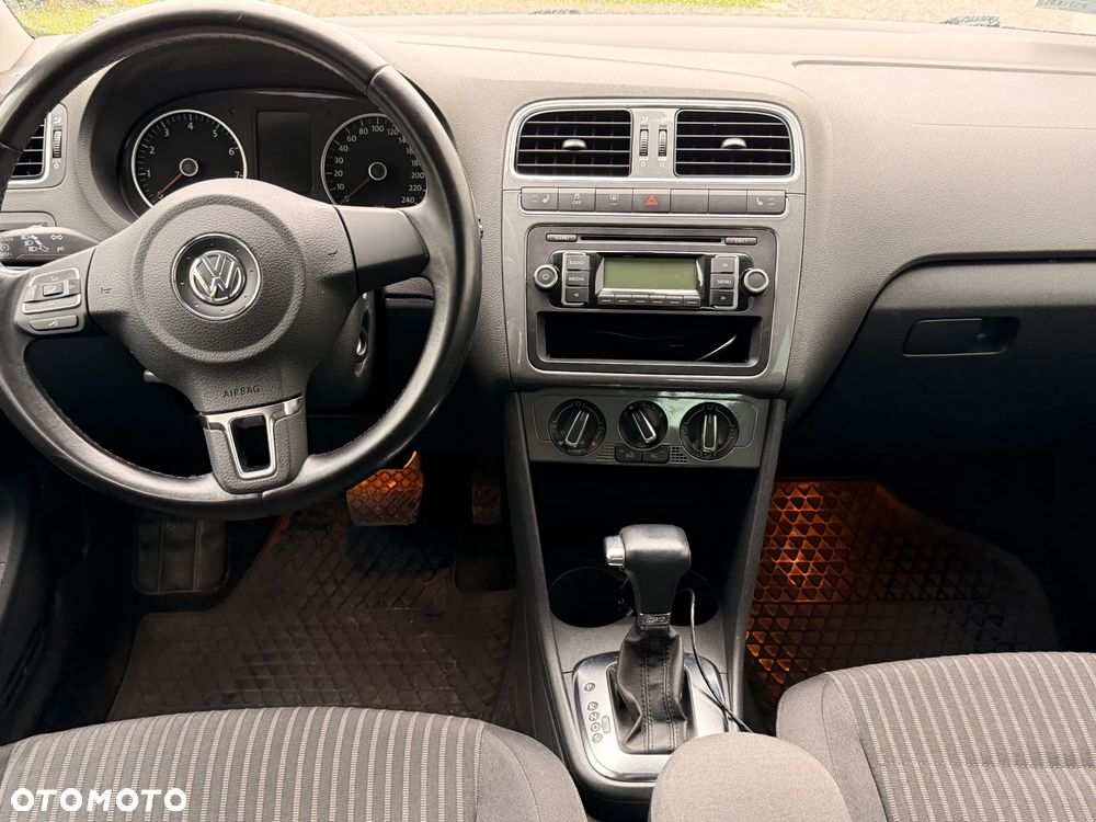 Volkswagen Polo 1.4 16V Highline DSG - 11