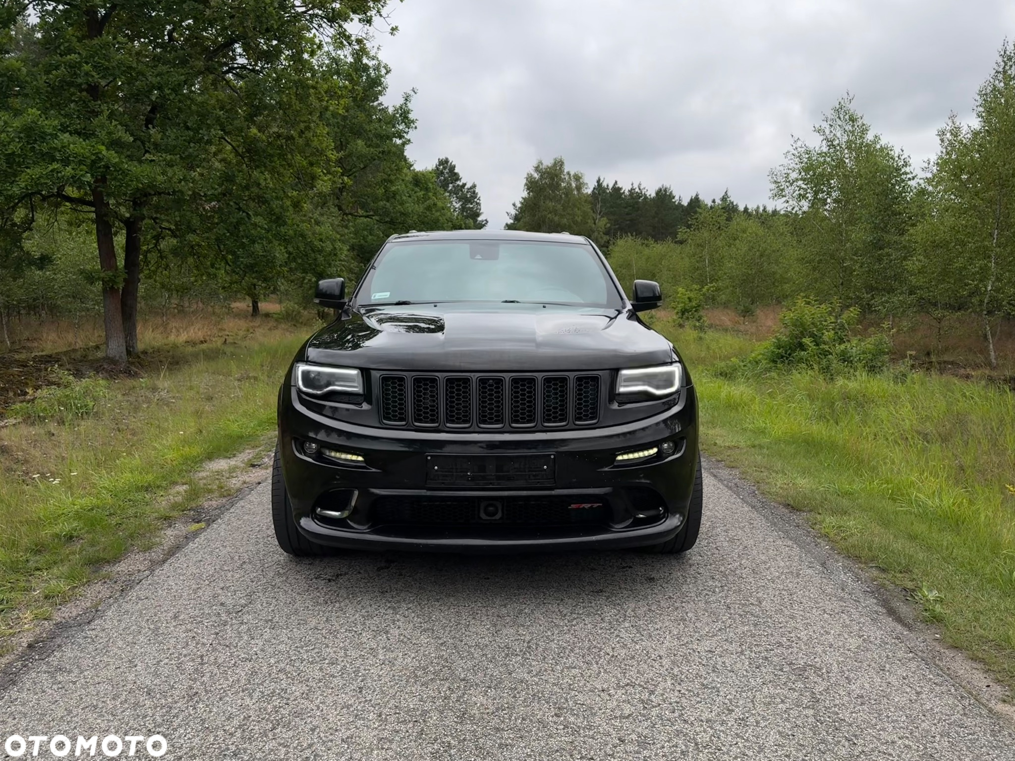 Jeep Grand Cherokee SRT - 11