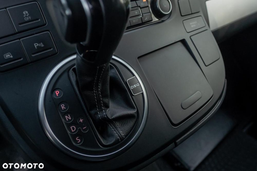 Volkswagen Multivan - 31
