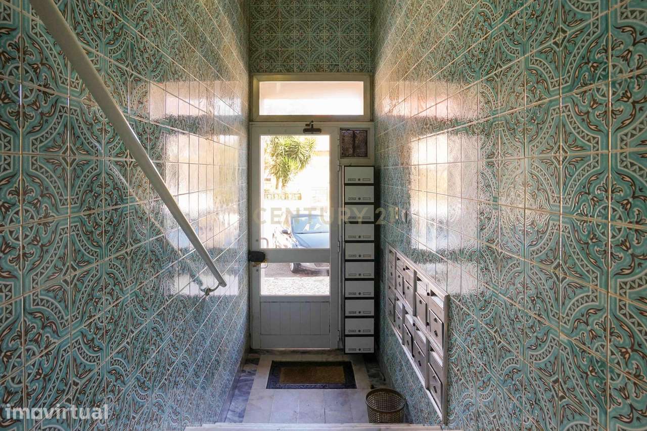 Apartamento T2 para Venda em Mem-Martins - Grande imagem: 4/33
